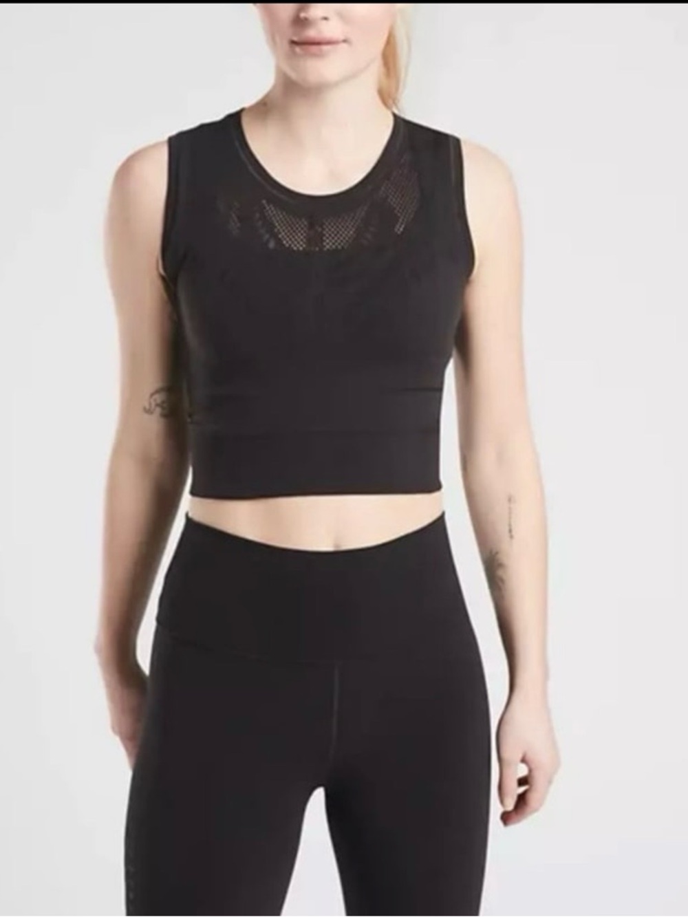 Athleta Ujjayi Seamless Black Crewneck Crop Tank Top Size Small/ Medium NWT